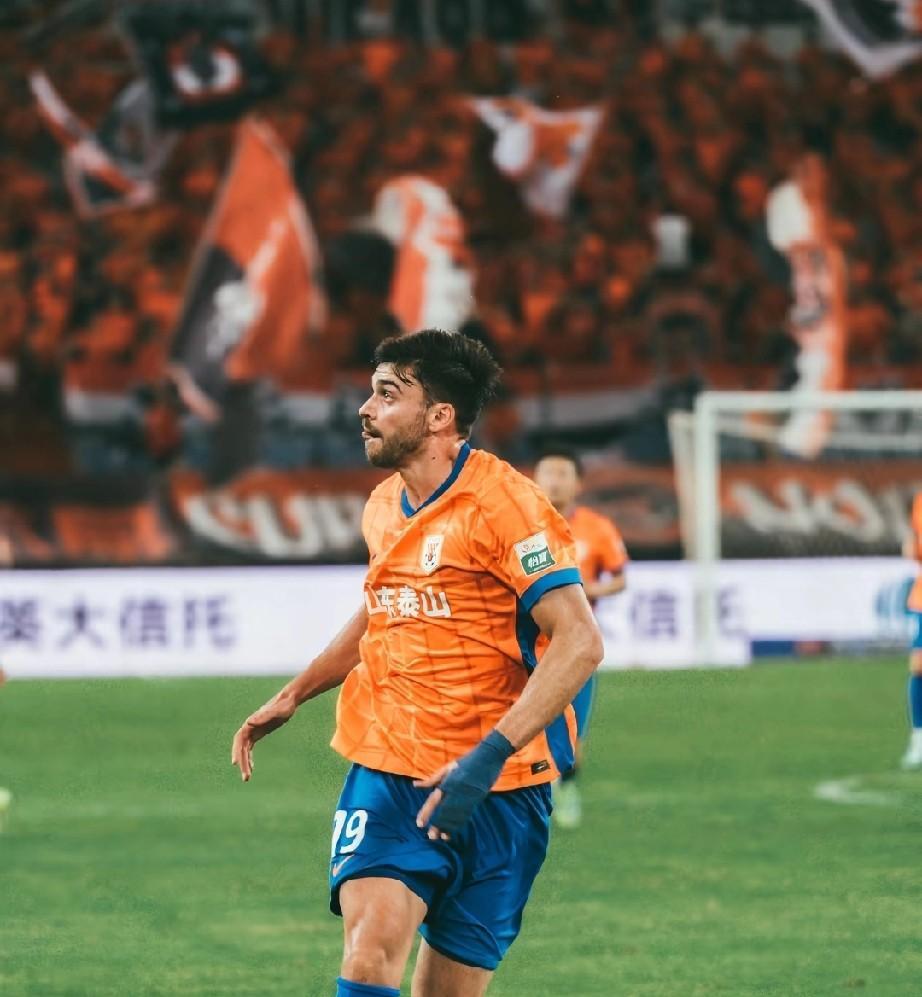 开云服务-包含切尔西不断突破!,莱万多夫斯基连续十场比赛得分超过领先优势明显观众掌声雷动的词条